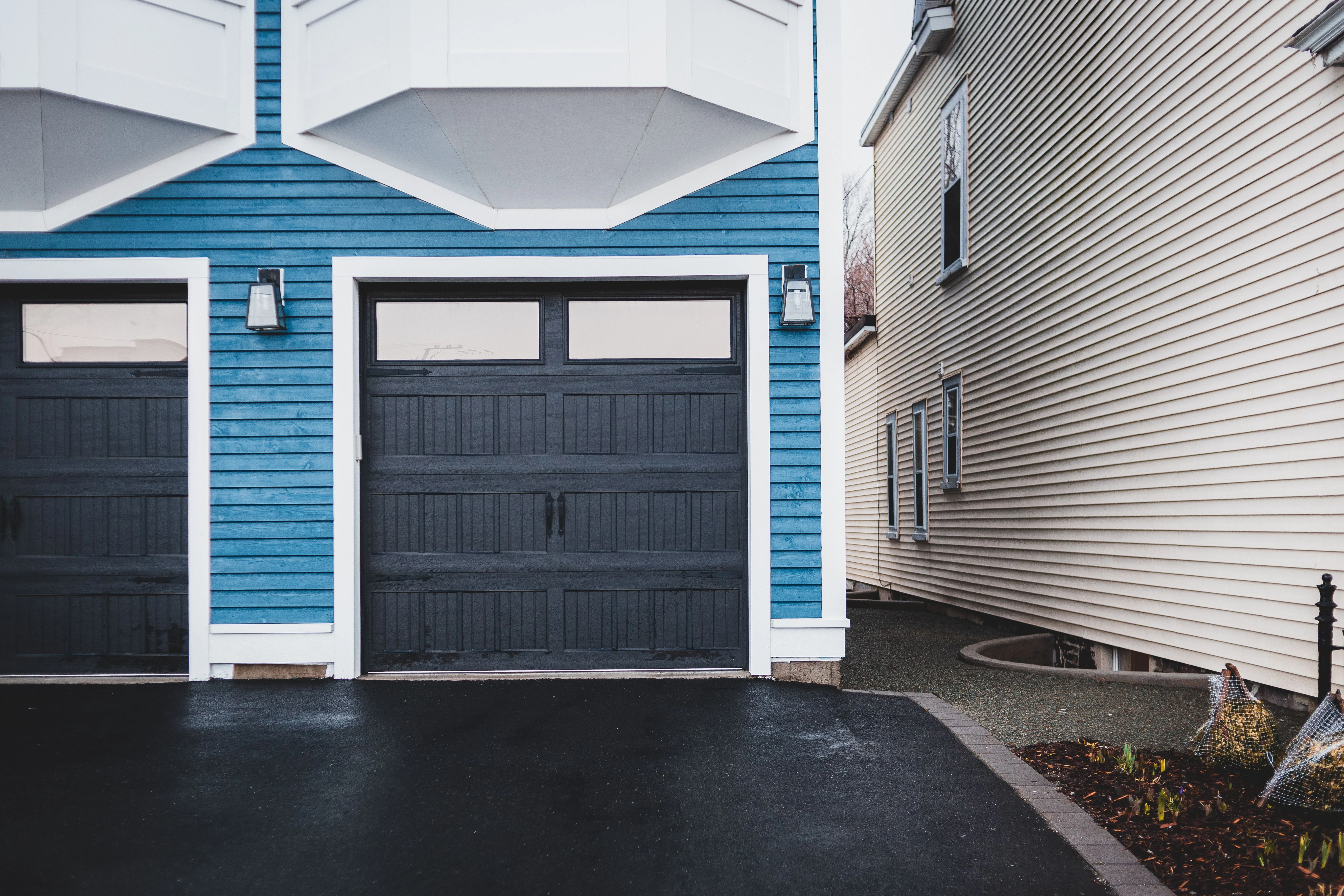 Residential garage door in Addison